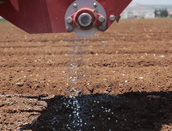 Providing crops with the right nutrients through controlled and efficient fertigation.